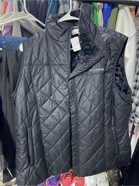 Columbia Black Quilted Vest with Fleece Lining